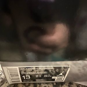 I’m sell my size 13 air Jordan 11 low